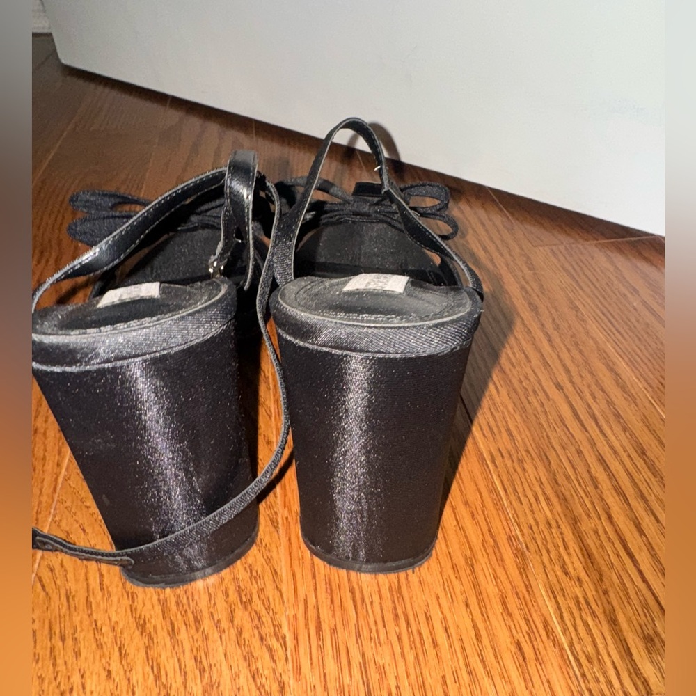 Steve Madden Black Heels Elegant Design - Picture 5 of 6